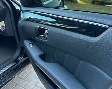 Чорний Мерседес Е-Клас, об'ємом двигуна 2.14 л та пробігом 327 тис. км за 13500 $, фото 14 на Automoto.ua