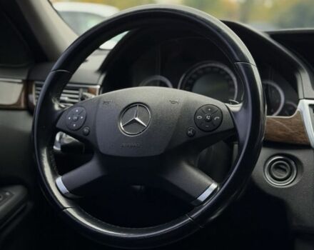 Черный Мерседес Е-Класс, объемом двигателя 2 л и пробегом 203 тыс. км за 12000 $, фото 8 на Automoto.ua