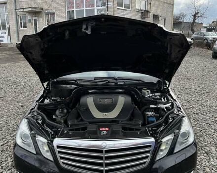 Черный Мерседес Е-Класс, объемом двигателя 3.5 л и пробегом 330 тыс. км за 11700 $, фото 16 на Automoto.ua