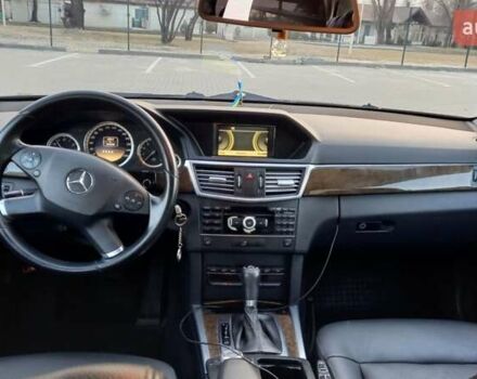 Черный Мерседес Е-Класс, объемом двигателя 1.8 л и пробегом 420 тыс. км за 10500 $, фото 13 на Automoto.ua