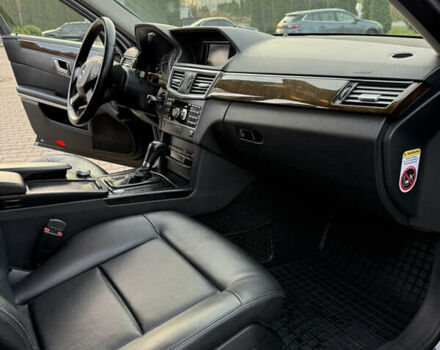 Черный Мерседес Е-Класс, объемом двигателя 2.14 л и пробегом 336 тыс. км за 11200 $, фото 16 на Automoto.ua