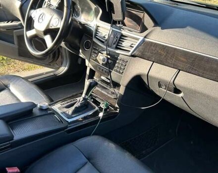 Черный Мерседес Е-Класс, объемом двигателя 2.14 л и пробегом 250 тыс. км за 15000 $, фото 1 на Automoto.ua