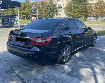 Черный Мерседес Е-Класс, объемом двигателя 2.1 л и пробегом 315 тыс. км за 11500 $, фото 6 на Automoto.ua