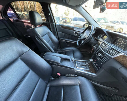 Чорний Мерседес Е-Клас, об'ємом двигуна 2.14 л та пробігом 298 тис. км за 11900 $, фото 37 на Automoto.ua