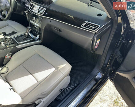 Чорний Мерседес Е-Клас, об'ємом двигуна 2.2 л та пробігом 285 тис. км за 12300 $, фото 12 на Automoto.ua