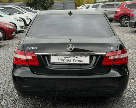 Черный Мерседес Е-Класс, объемом двигателя 2 л и пробегом 203 тыс. км за 12000 $, фото 5 на Automoto.ua