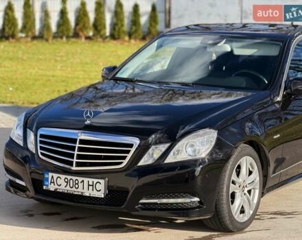 Черный Мерседес Е-Класс, объемом двигателя 2.14 л и пробегом 254 тыс. км за 14800 $, фото 2 на Automoto.ua