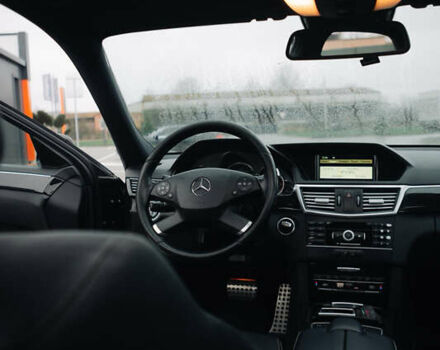 Чорний Мерседес Е-Клас, об'ємом двигуна 2.99 л та пробігом 270 тис. км за 14500 $, фото 37 на Automoto.ua