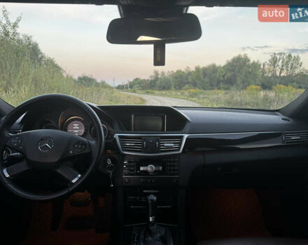 Мерседес Е-Класс 2011 в Коломые на Automoto.ua Черный Мерседес Е-Класс, объемом двигателя 2.14 л и пробегом 376 тыс. км за 12600 $, фото 20 на Automoto.ua