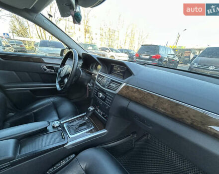 Чорний Мерседес Е-Клас, об'ємом двигуна 2.14 л та пробігом 298 тис. км за 11900 $, фото 38 на Automoto.ua