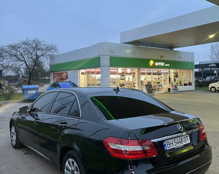 Черный Мерседес Е-Класс, объемом двигателя 2.2 л и пробегом 268 тыс. км за 10800 $, фото 3 на Automoto.ua