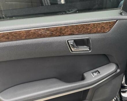 Черный Мерседес Е-Класс, объемом двигателя 1.8 л и пробегом 370 тыс. км за 10500 $, фото 5 на Automoto.ua