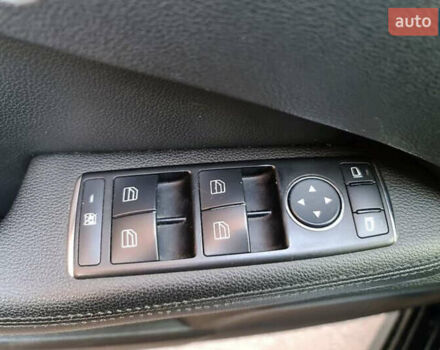 Чорний Мерседес Е-Клас, об'ємом двигуна 2.2 л та пробігом 203 тис. км за 12000 $, фото 9 на Automoto.ua