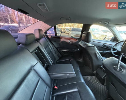 Чорний Мерседес Е-Клас, об'ємом двигуна 2.14 л та пробігом 298 тис. км за 11900 $, фото 33 на Automoto.ua