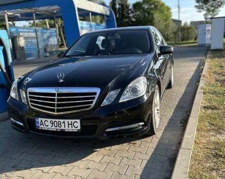 Черный Мерседес Е-Класс, объемом двигателя 2.14 л и пробегом 250 тыс. км за 15000 $, фото 7 на Automoto.ua