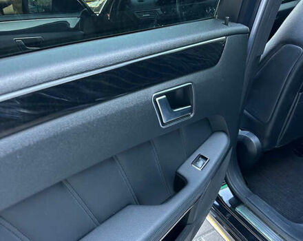 Чорний Мерседес Е-Клас, об'ємом двигуна 2.14 л та пробігом 327 тис. км за 13500 $, фото 17 на Automoto.ua