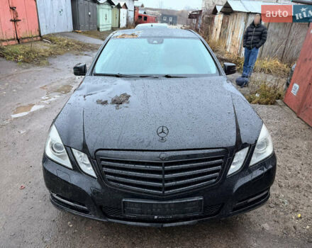 Черный Мерседес Е-Класс, объемом двигателя 1.8 л и пробегом 250 тыс. км за 4900 $, фото 1 на Automoto.ua