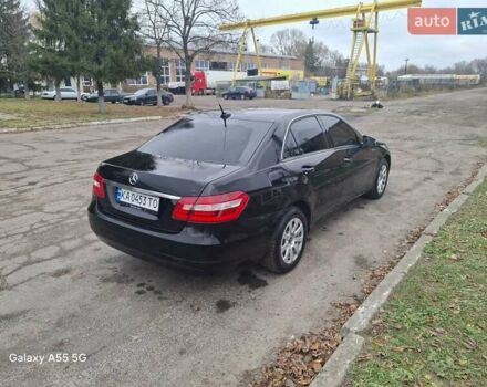 Черный Мерседес Е-Класс, объемом двигателя 2.14 л и пробегом 467 тыс. км за 11200 $, фото 4 на Automoto.ua