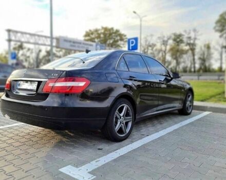 Чорний Мерседес Е-Клас, об'ємом двигуна 2.2 л та пробігом 203 тис. км за 12000 $, фото 5 на Automoto.ua