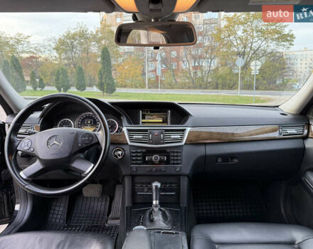 Черный Мерседес Е-Класс, объемом двигателя 2.14 л и пробегом 336 тыс. км за 11200 $, фото 22 на Automoto.ua