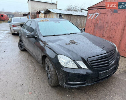 Черный Мерседес Е-Класс, объемом двигателя 1.8 л и пробегом 250 тыс. км за 4900 $, фото 2 на Automoto.ua