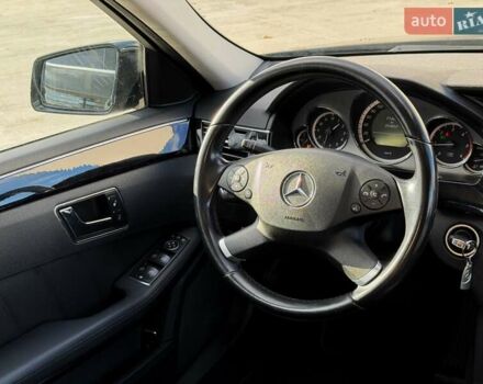 Черный Мерседес Е-Класс, объемом двигателя 2.14 л и пробегом 254 тыс. км за 14800 $, фото 17 на Automoto.ua