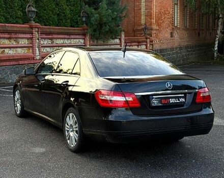 Черный Мерседес Е-Класс, объемом двигателя 2.2 л и пробегом 280 тыс. км за 10200 $, фото 2 на Automoto.ua