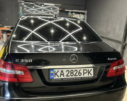 Черный Мерседес Е-Класс, объемом двигателя 3.5 л и пробегом 103 тыс. км за 15500 $, фото 4 на Automoto.ua