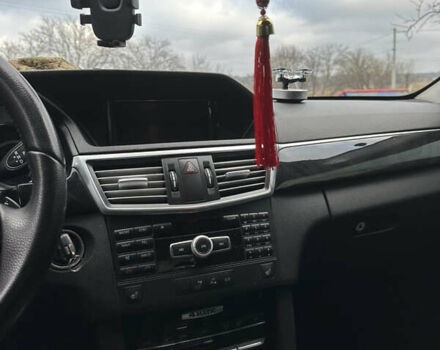 Чорний Мерседес Е-Клас, об'ємом двигуна 2.2 л та пробігом 200 тис. км за 15500 $, фото 8 на Automoto.ua