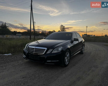 Мерседес Е-Класс 2011 в Коломые на Automoto.ua Черный Мерседес Е-Класс, объемом двигателя 2.14 л и пробегом 376 тыс. км за 12600 $, фото 2 на Automoto.ua
