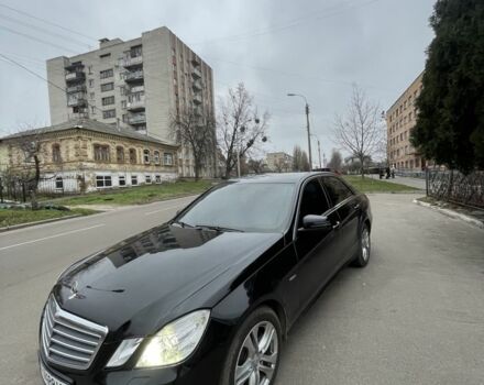 Чорний Мерседес Е-Клас, об'ємом двигуна 1.8 л та пробігом 400 тис. км за 9000 $, фото 1 на Automoto.ua