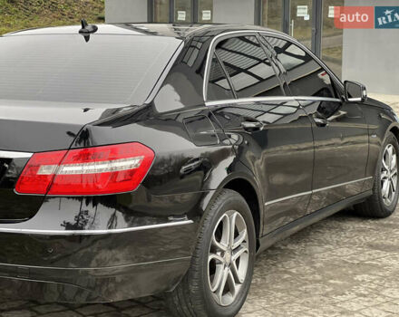 Черный Мерседес Е-Класс, объемом двигателя 1.8 л и пробегом 271 тыс. км за 8999 $, фото 6 на Automoto.ua