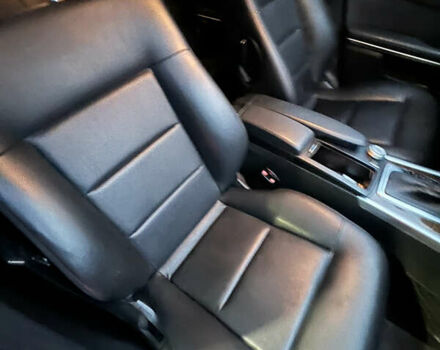 Черный Мерседес Е-Класс, объемом двигателя 2.2 л и пробегом 268 тыс. км за 10800 $, фото 9 на Automoto.ua