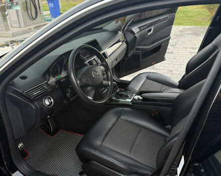 Черный Мерседес Е-Класс, объемом двигателя 2.2 л и пробегом 470 тыс. км за 12500 $, фото 7 на Automoto.ua