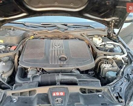 Мерседес Е-Класс 2011 в Черновцах на Automoto.ua Черный Мерседес Е-Класс, объемом двигателя 2.1 л и пробегом 234 тыс. км за 12000 $, фото 9 на Automoto.ua