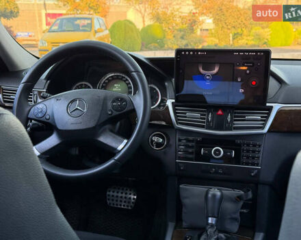 Чорний Мерседес Е-Клас, об'ємом двигуна 2.14 л та пробігом 282 тис. км за 11900 $, фото 12 на Automoto.ua