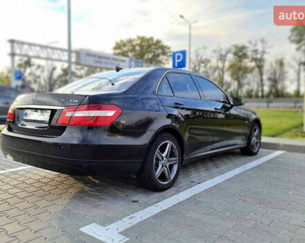 Чорний Мерседес Е-Клас, об'ємом двигуна 2.2 л та пробігом 203 тис. км за 12000 $, фото 3 на Automoto.ua