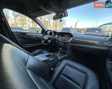 Чорний Мерседес Е-Клас, об'ємом двигуна 2.14 л та пробігом 298 тис. км за 11900 $, фото 34 на Automoto.ua