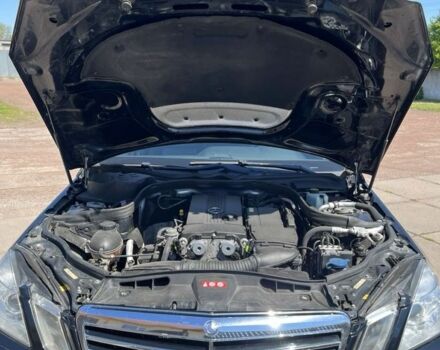 Чорний Мерседес Е-Клас, об'ємом двигуна 1.8 л та пробігом 311 тис. км за 10800 $, фото 5 на Automoto.ua