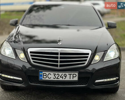 Черный Мерседес Е-Класс, объемом двигателя 1.8 л и пробегом 271 тыс. км за 8999 $, фото 4 на Automoto.ua