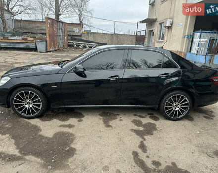 Чорний Мерседес Е-Клас, об'ємом двигуна 2.2 л та пробігом 226 тис. км за 13000 $, фото 10 на Automoto.ua