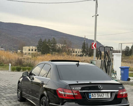Черный Мерседес Е-Класс, объемом двигателя 2.2 л и пробегом 470 тыс. км за 12500 $, фото 5 на Automoto.ua