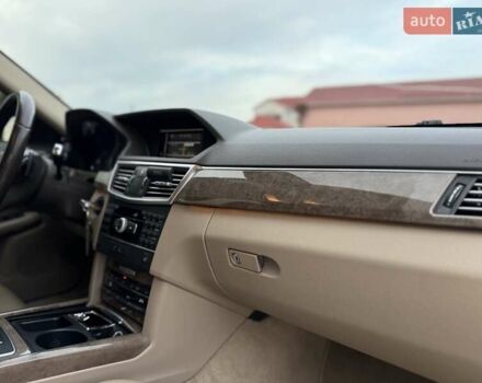 Мерседес Е-Клас 2011 у Києві на Automoto.ua Чорний Мерседес Е-Клас, об'ємом двигуна 3 л та пробігом 227 тис. км за 12500 $, фото 24 на Automoto.ua