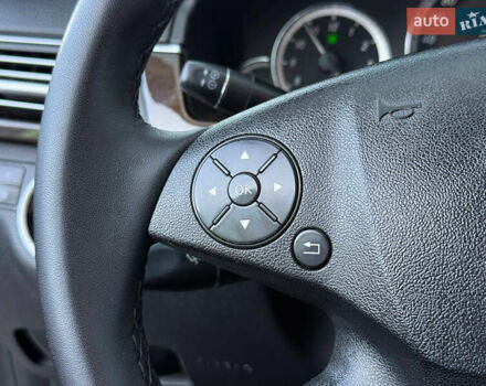 Чорний Мерседес Е-Клас, об'ємом двигуна 2.14 л та пробігом 282 тис. км за 11900 $, фото 13 на Automoto.ua