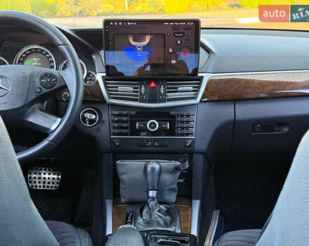 Чорний Мерседес Е-Клас, об'ємом двигуна 2.14 л та пробігом 282 тис. км за 11900 $, фото 9 на Automoto.ua