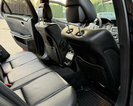 Черный Мерседес Е-Класс, объемом двигателя 2.14 л и пробегом 336 тыс. км за 11200 $, фото 20 на Automoto.ua