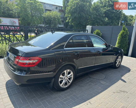 Черный Мерседес Е-Класс, объемом двигателя 2.1 л и пробегом 310 тыс. км за 15500 $, фото 5 на Automoto.ua