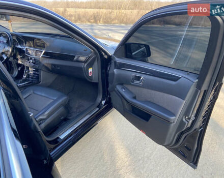 Чорний Мерседес Е-Клас, об'ємом двигуна 2.1 л та пробігом 303 тис. км за 13800 $, фото 29 на Automoto.ua