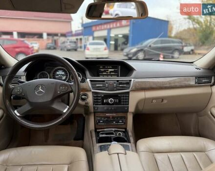 Мерседес Е-Клас 2011 у Києві на Automoto.ua Чорний Мерседес Е-Клас, об'ємом двигуна 3 л та пробігом 227 тис. км за 12500 $, фото 20 на Automoto.ua