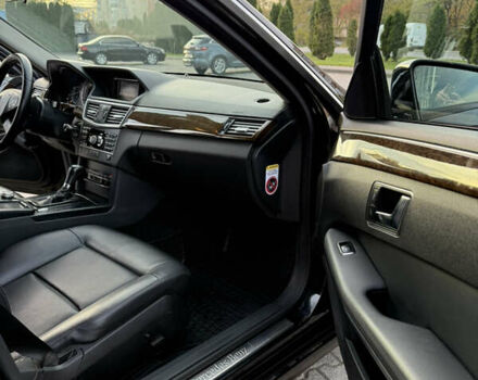 Черный Мерседес Е-Класс, объемом двигателя 2.14 л и пробегом 336 тыс. км за 11200 $, фото 15 на Automoto.ua